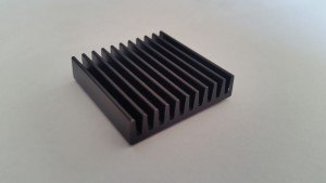 EKL chip cooler 30x30x7 mm eloxált fekete, alumínium - 1 db ragasztóval